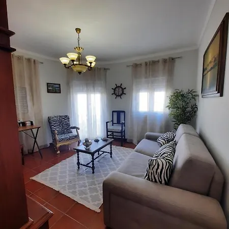 Casa Do Ninho - Entre O Campo E A *