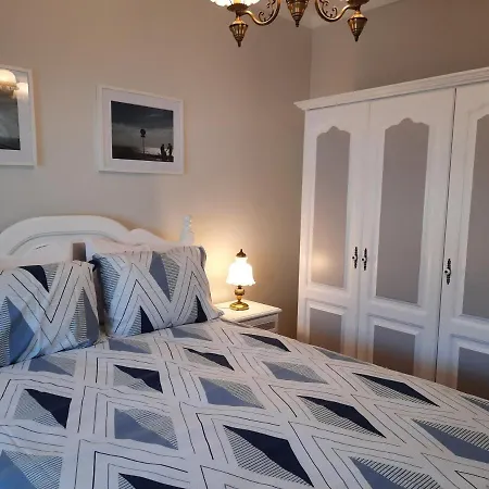 Casa Do Ninho - Entre O Campo E A *