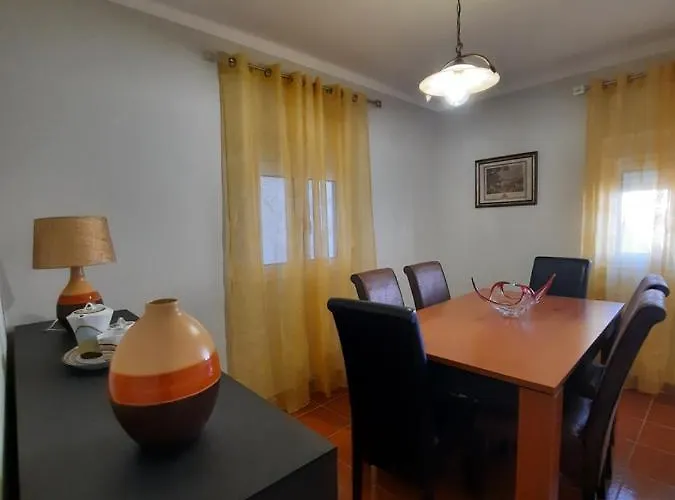 Casa Do Ninho - Entre O Campo E A *